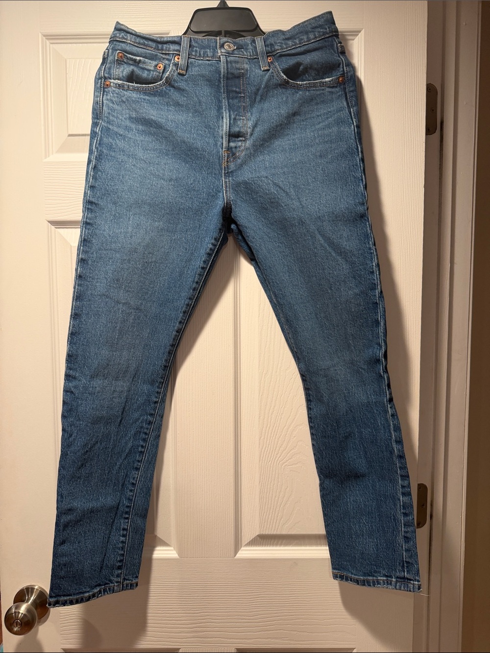 Levi's Straight Leg Women's Jeans in Medium Blue Denim